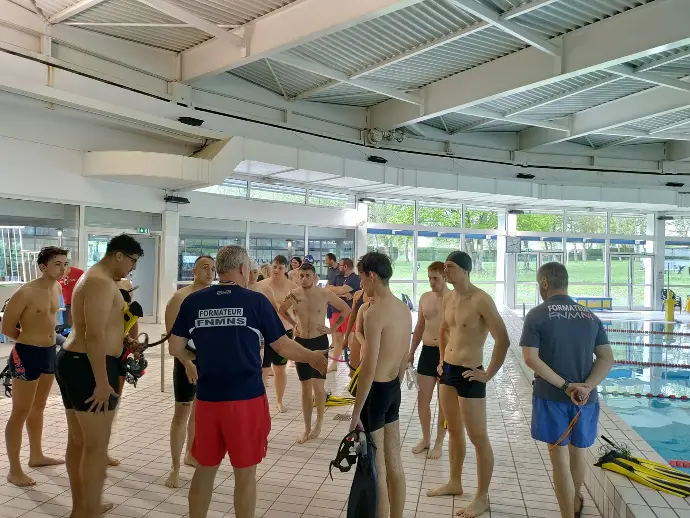 Photo durant formation BNSSA piscine Sarrebourg